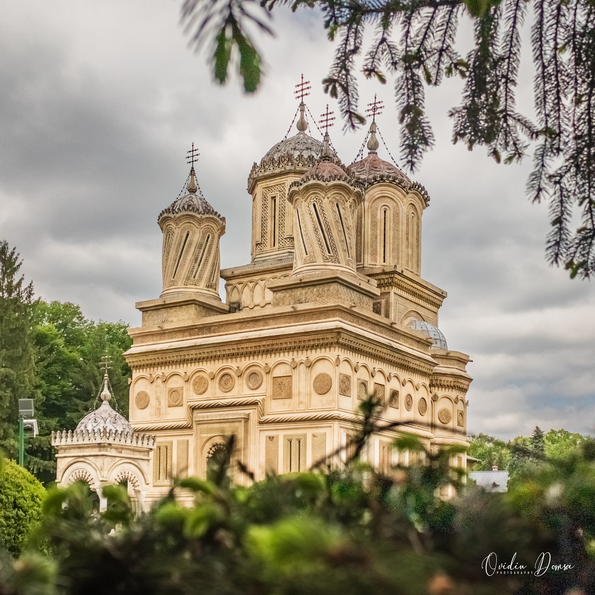 monastery-curtea-de-arges-romania